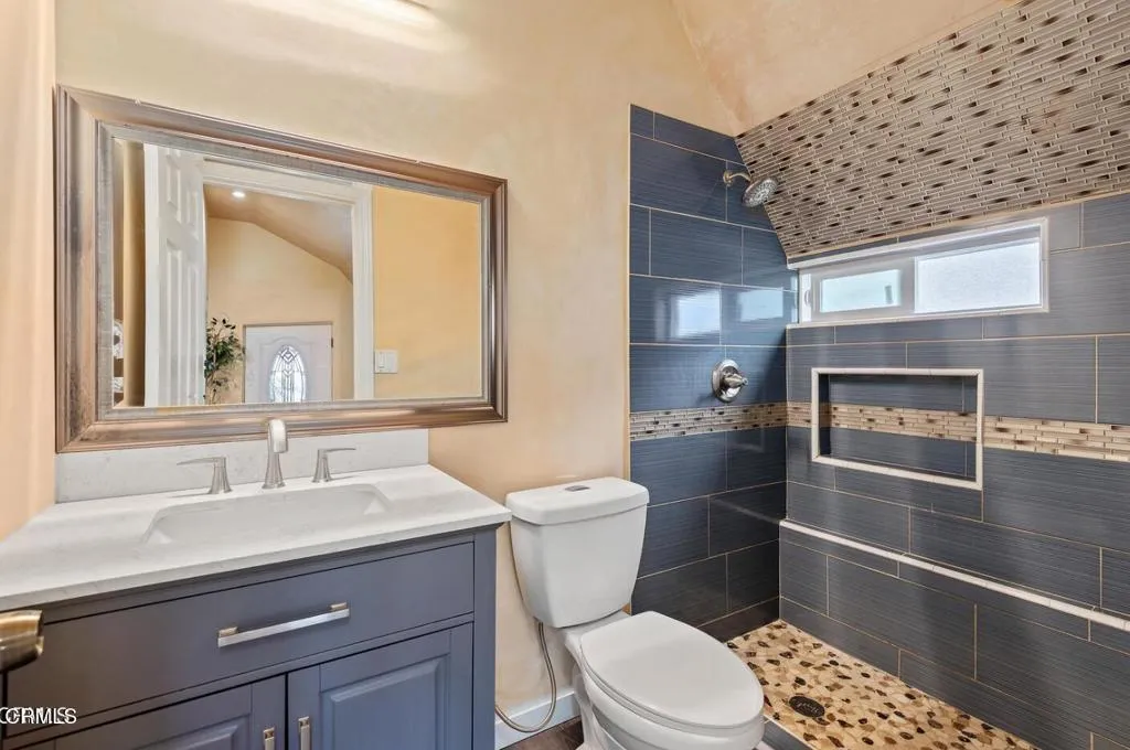 831 Blaine Avenue, Fillmore, California 93015 home-pic-9