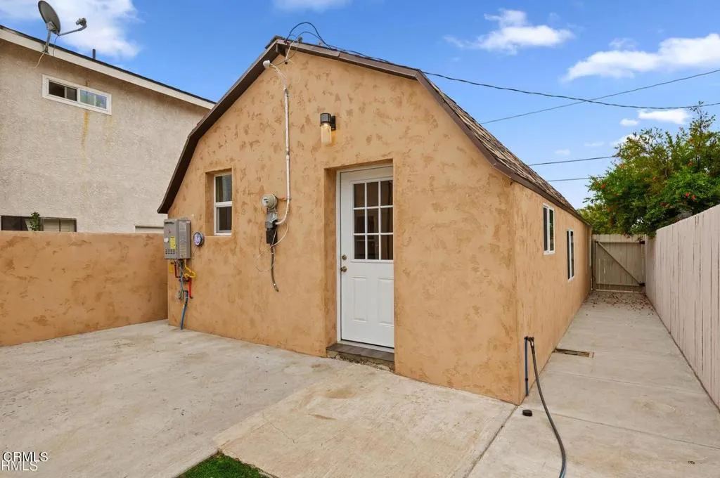 831 Blaine Avenue, Fillmore, California 93015 home-pic-10