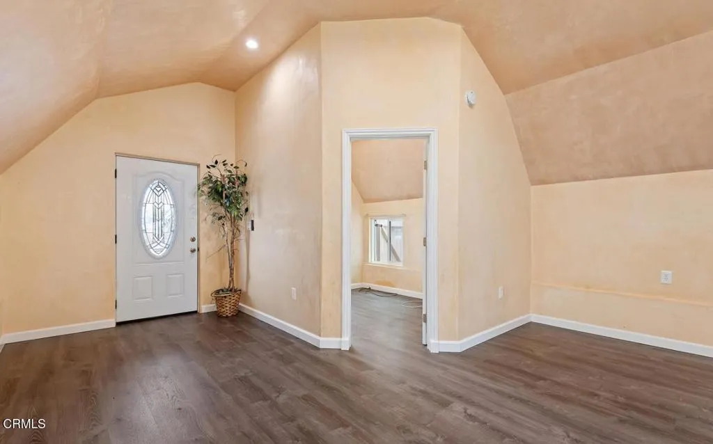 831 Blaine Avenue, Fillmore, California 93015 home-pic-2
