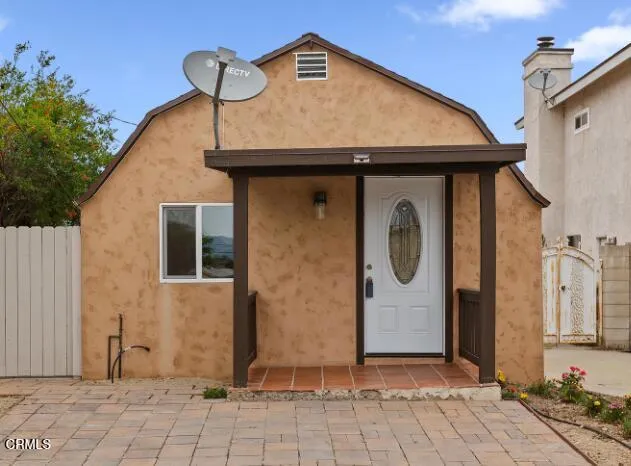 831 Blaine Avenue, Fillmore, California 93015 home-pic-1