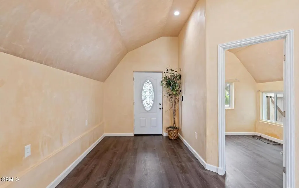 831 Blaine Avenue, Fillmore, California 93015 home-pic-3