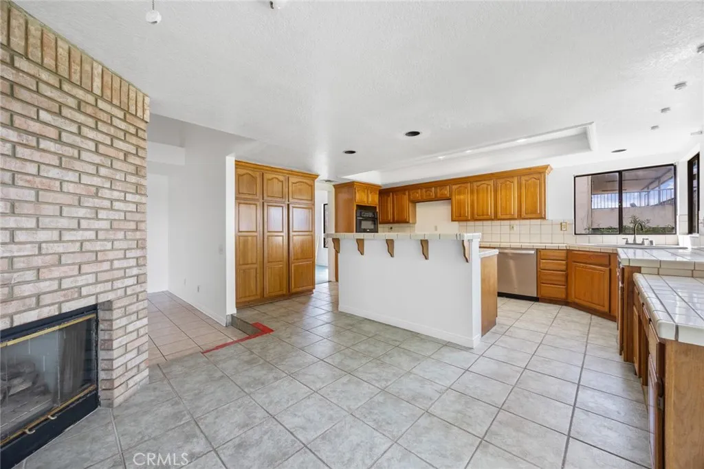 3195 Hampton, West Covina, California 91791 home-pic-27