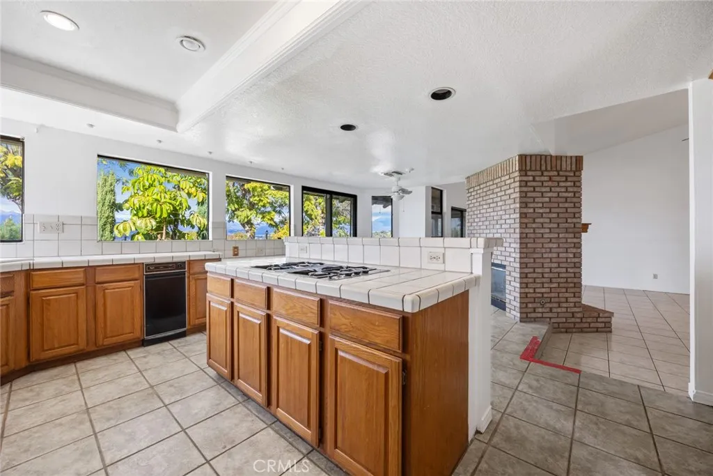 3195 Hampton, West Covina, California 91791 home-pic-20