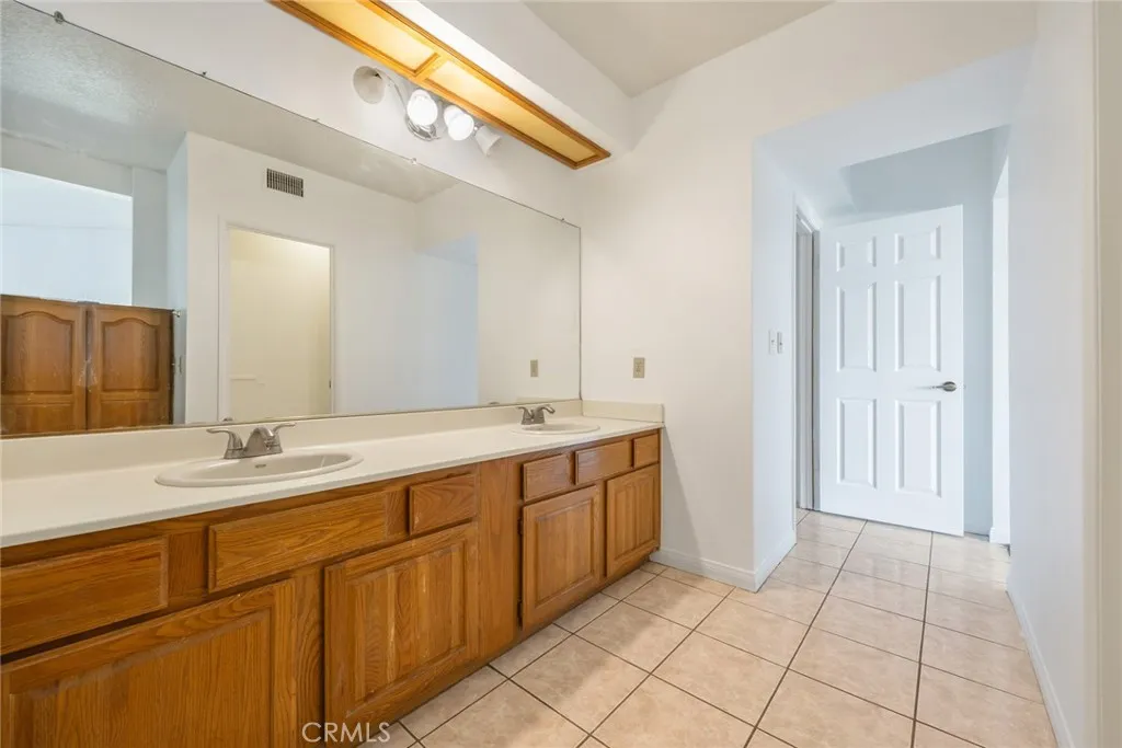 3195 Hampton, West Covina, California 91791 home-pic-45
