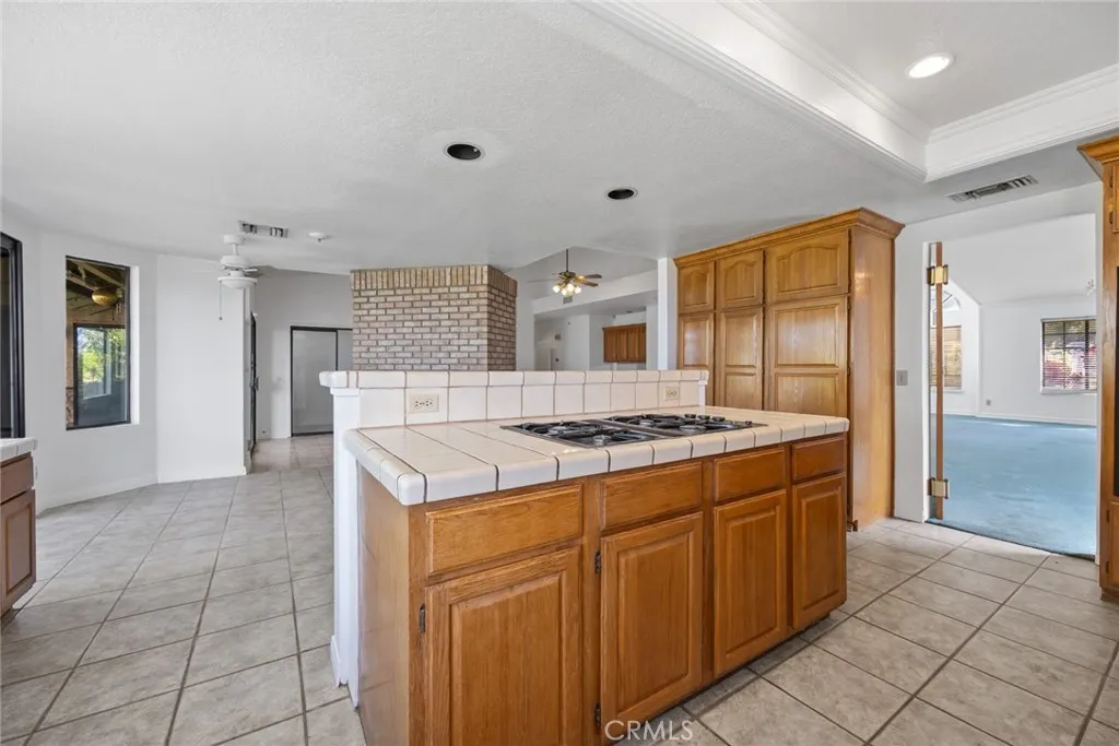 3195 Hampton, West Covina, California 91791 home-pic-24