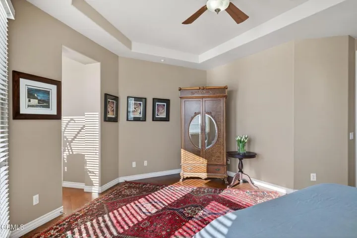 32-web-or-mls-UpmarketMedia-1907Tan-028