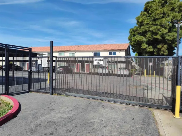 gate