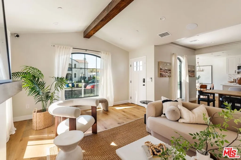 3014 S Norton Avenue, Los Angeles, California 90018 home-pic-4
