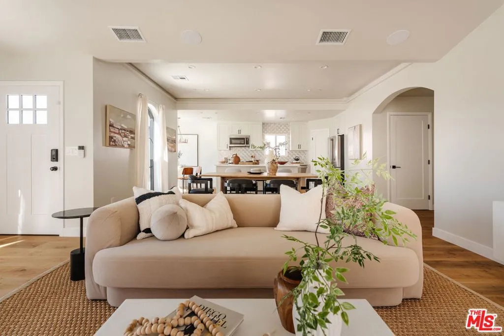 3014 S Norton Avenue, Los Angeles, California 90018 home-pic-7