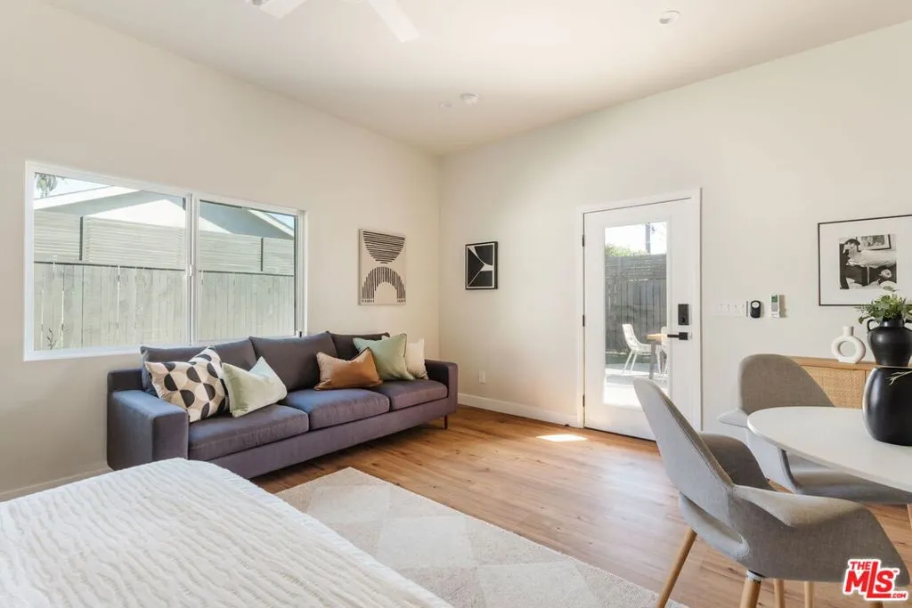3014 S Norton Avenue, Los Angeles, California 90018 home-pic-30