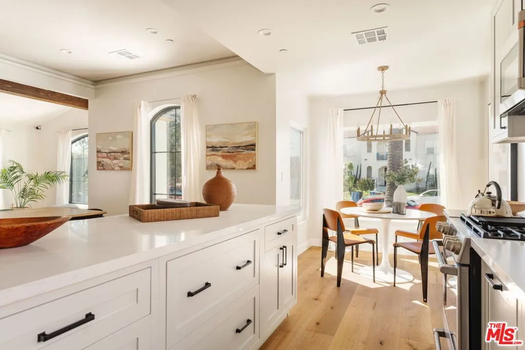 3014 S Norton Avenue, Los Angeles, California 90018 home-pic-14