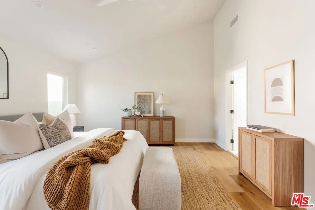 3014 S Norton Avenue, Los Angeles, California 90018 home-pic-24