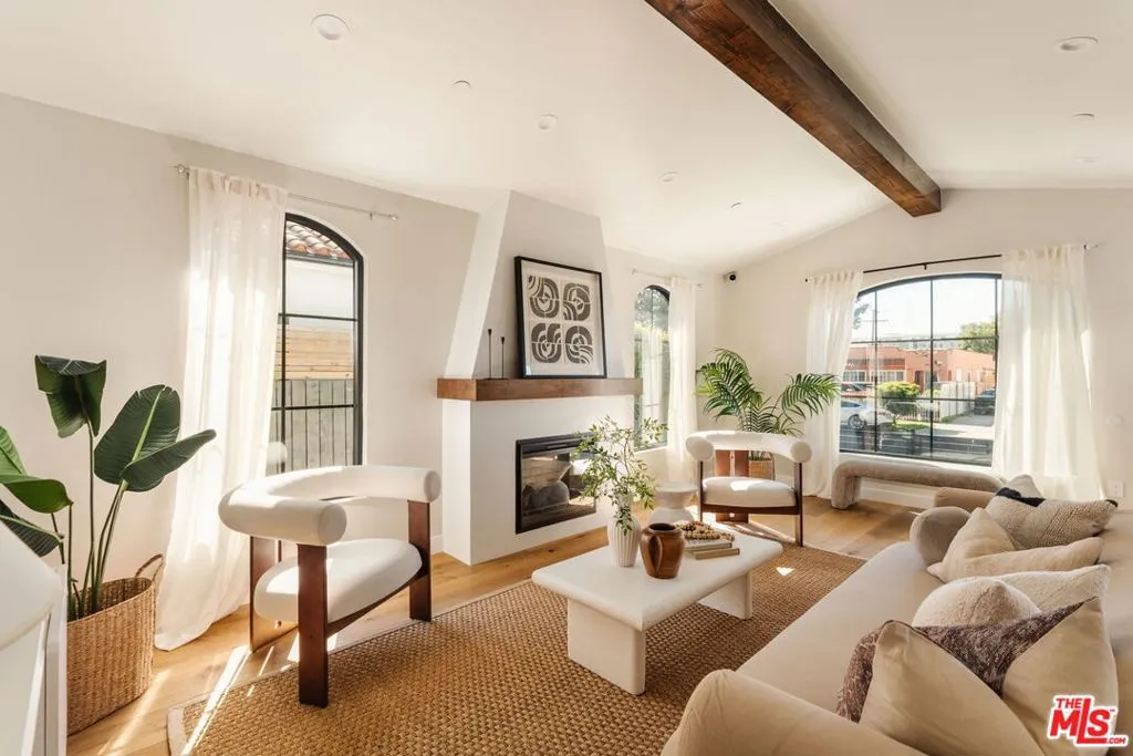 3014 S Norton Avenue, Los Angeles, California 90018 home-pic-6