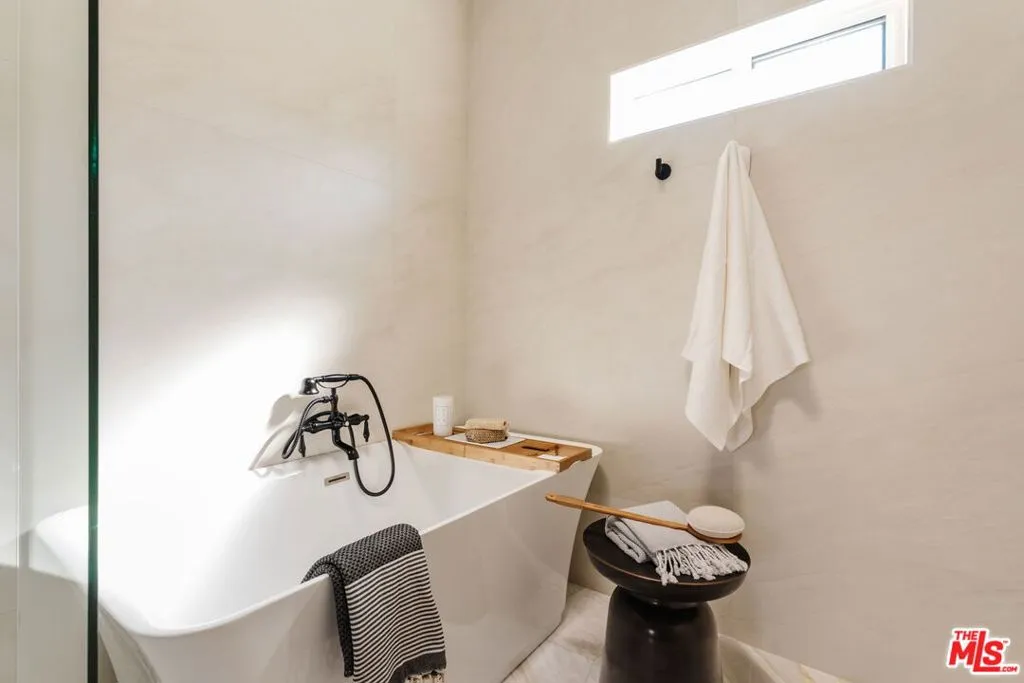 3014 S Norton Avenue, Los Angeles, California 90018 home-pic-27