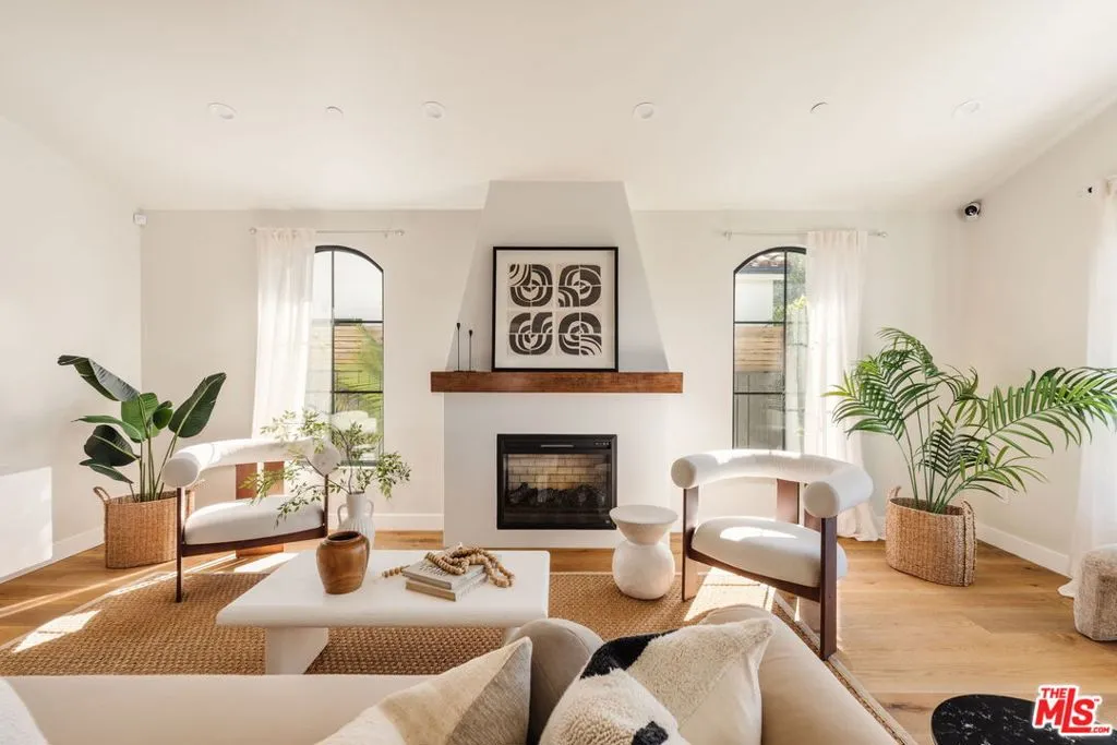 3014 S Norton Avenue, Los Angeles, California 90018 home-pic-3