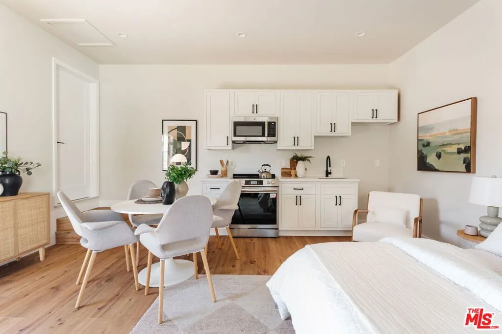 3014 S Norton Avenue, Los Angeles, California 90018 home-pic-29