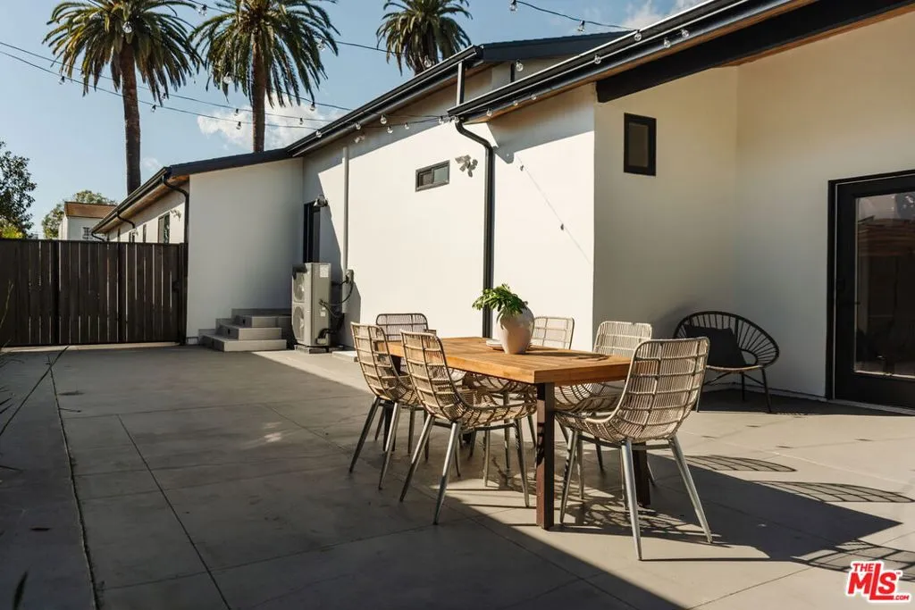 3014 S Norton Avenue, Los Angeles, California 90018 home-pic-32