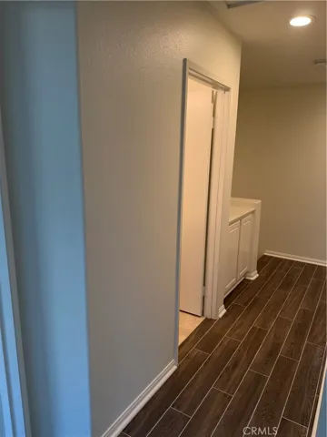 Hallway back to Br 3