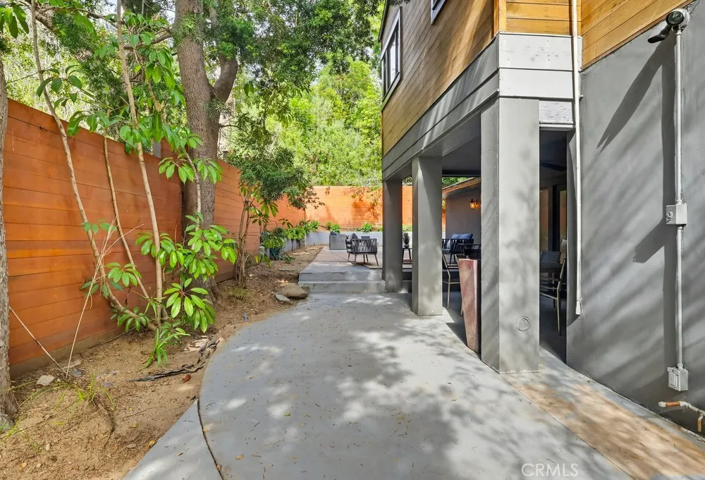 9499 Cherokee, Beverly Hills, California 90210 home-pic-58