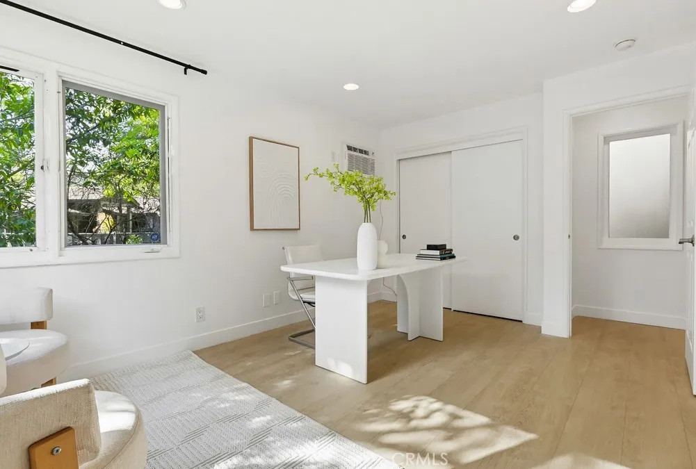 9499 Cherokee, Beverly Hills, California 90210 home-pic-23