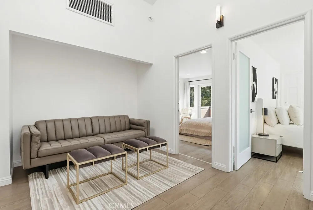 9499 Cherokee, Beverly Hills, California 90210 home-pic-27