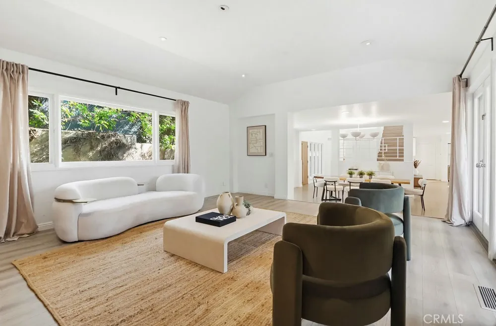 9499 Cherokee, Beverly Hills, California 90210 home-pic-10