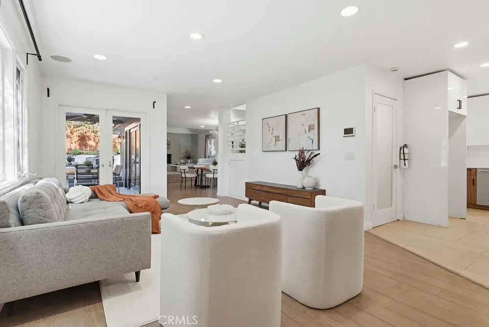9499 Cherokee, Beverly Hills, California 90210 home-pic-21