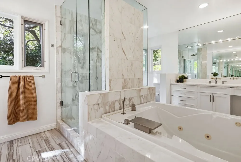 9499 Cherokee, Beverly Hills, California 90210 home-pic-47