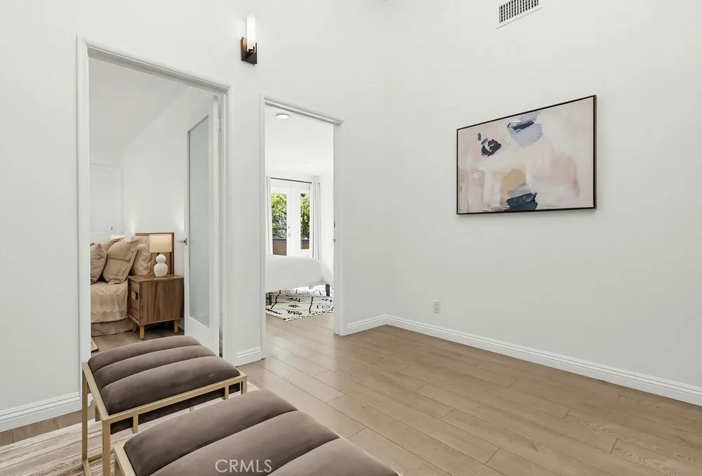 9499 Cherokee, Beverly Hills, California 90210 home-pic-28