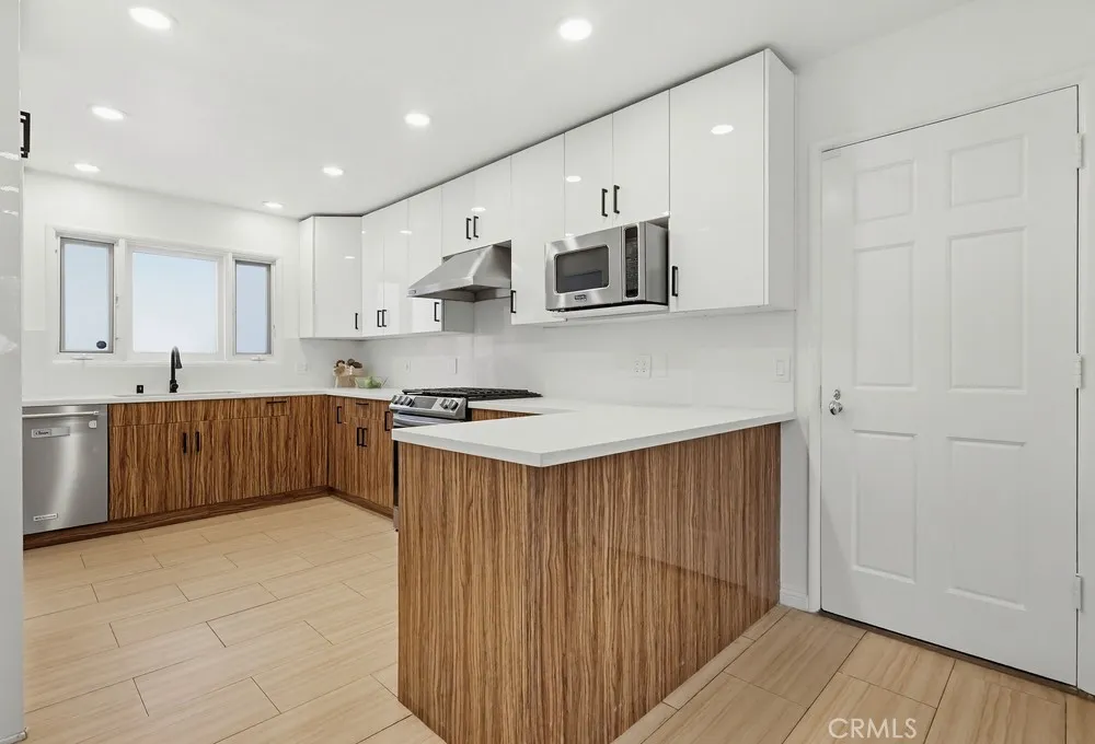 9499 Cherokee, Beverly Hills, California 90210 home-pic-15