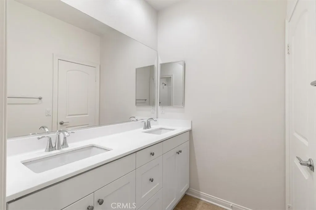 3126 E Painted Crescent St, Ontario, California 91762 home-pic-35