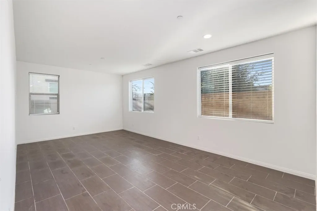 3126 E Painted Crescent St, Ontario, California 91762 home-pic-14