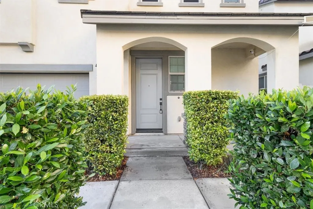 3126 E Painted Crescent St, Ontario, California 91762 home-pic-3
