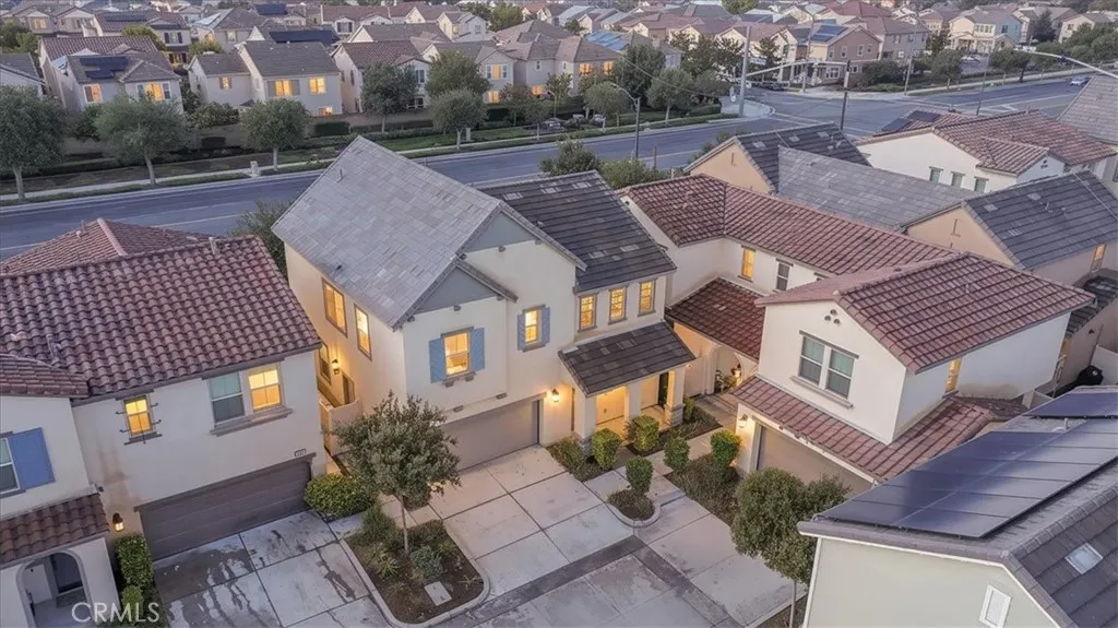 3126 E Painted Crescent St, Ontario, California 91762 home-pic-2