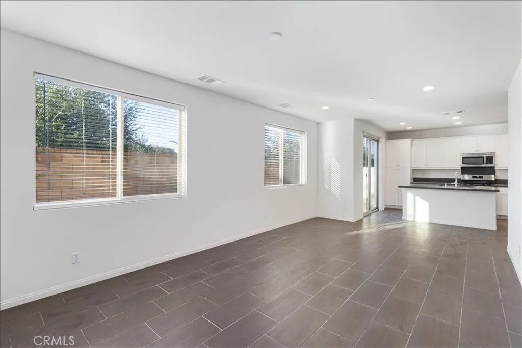 3126 E Painted Crescent St, Ontario, California 91762 home-pic-16