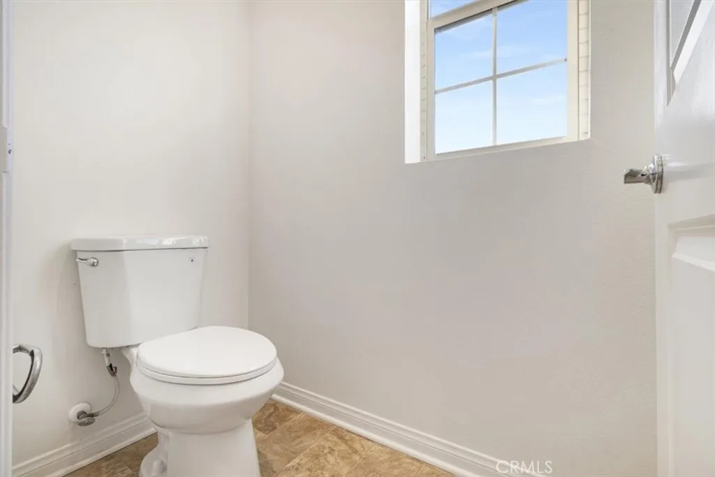 3126 E Painted Crescent St, Ontario, California 91762 home-pic-29