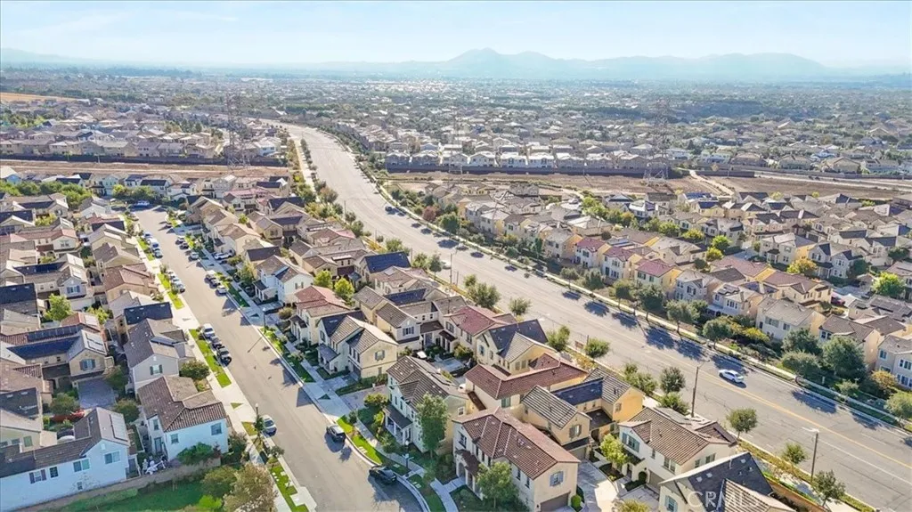 3126 E Painted Crescent St, Ontario, California 91762 home-pic-43