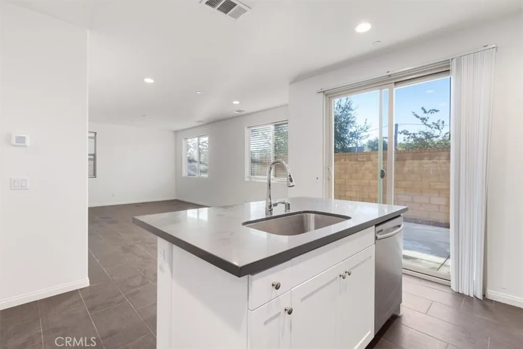 3126 E Painted Crescent St, Ontario, California 91762 home-pic-10