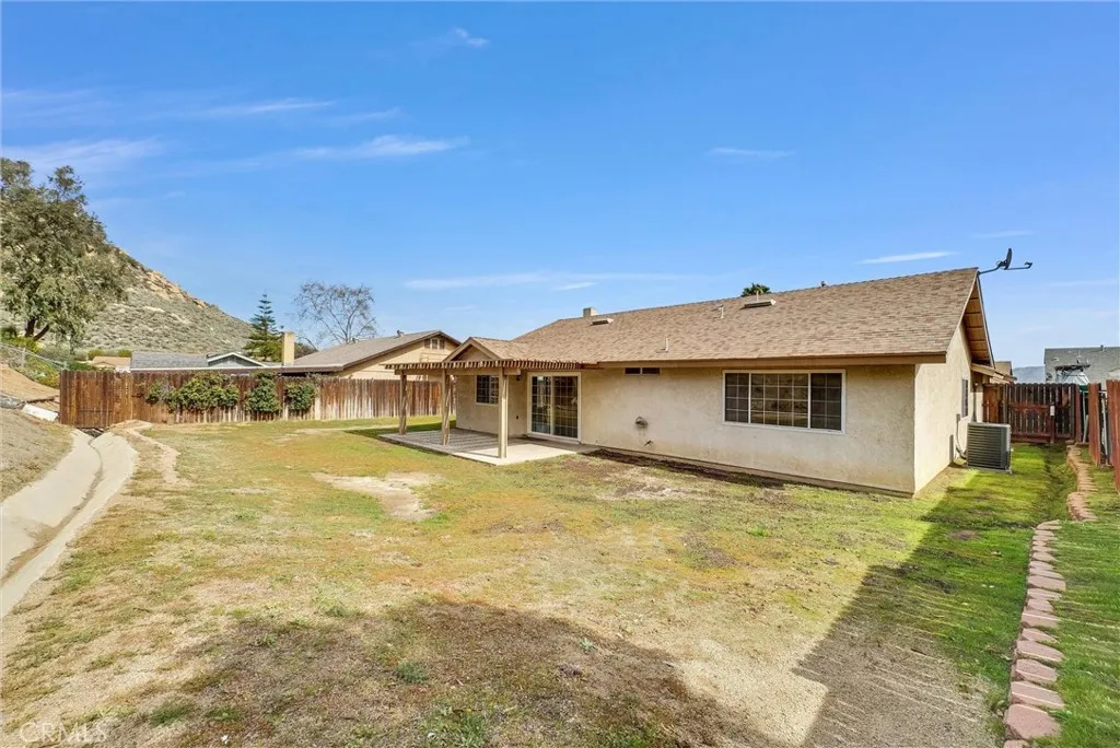4549 Pinto, Jurupa Valley, California 92509 home-pic-36