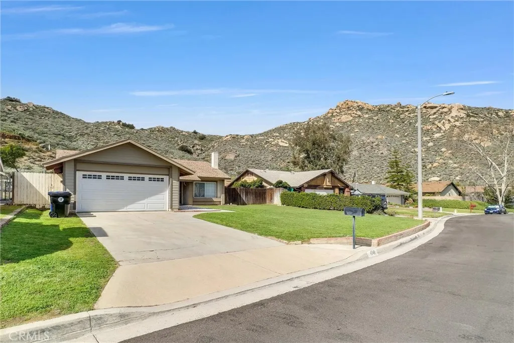 4549 Pinto, Jurupa Valley, California 92509 home-pic-11