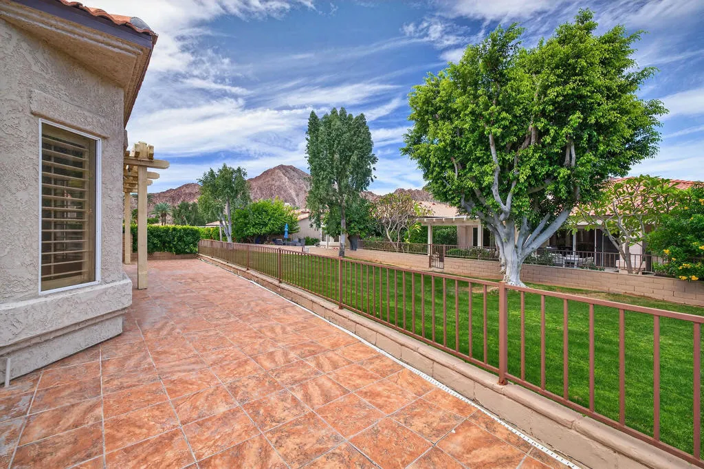 48131 Via Hermosa, La Quinta, California 92253 home-pic-4