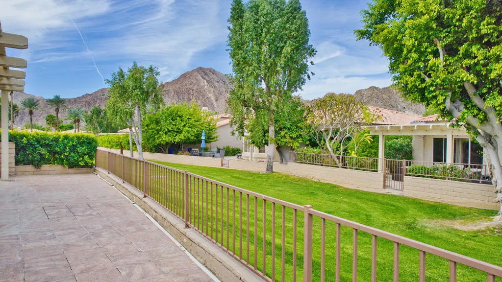 48131 Via Hermosa, La Quinta, California 92253 home-pic-3