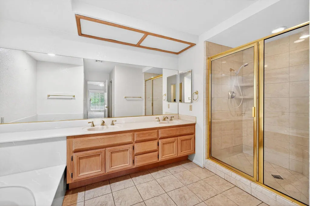 48131 Via Hermosa, La Quinta, California 92253 home-pic-12
