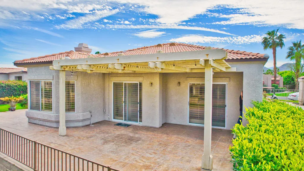 48131 Via Hermosa, La Quinta, California 92253 home-pic-2