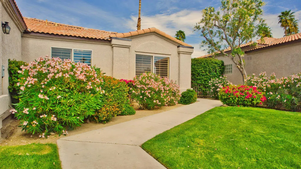 48131 Via Hermosa, La Quinta, California 92253 home-pic-28