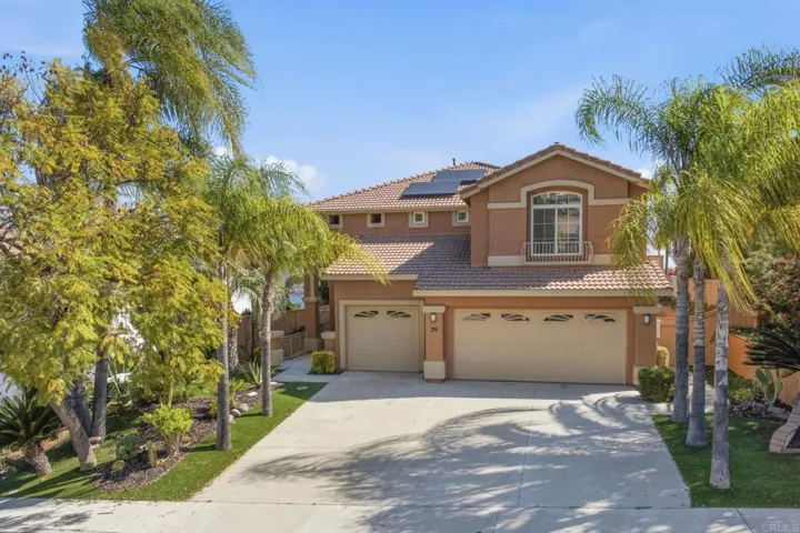 Room for 3 cars or 2 cars and a BOAT, more parking in driveway!