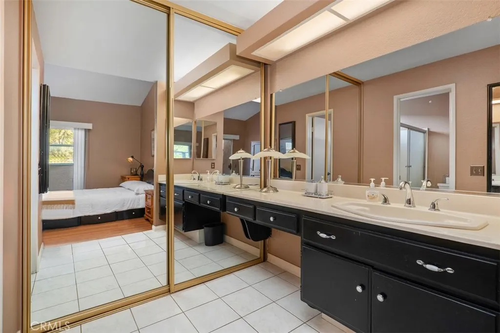 3 Via Pariente, Rancho Santa Margarita, California 92688 home-pic-28