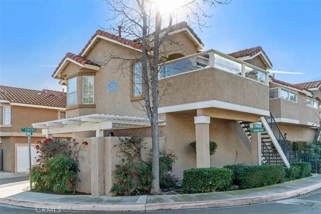 3 Via Pariente, Rancho Santa Margarita, California 92688 home-pic-3