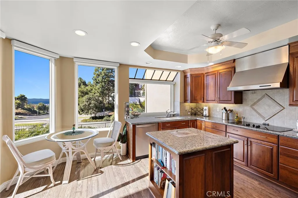 25 Lucerne, Newport Beach, California 92660 home-pic-7