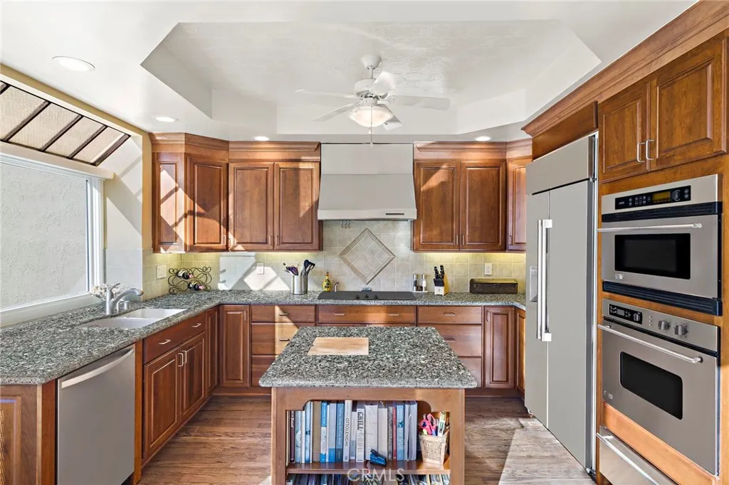 25 Lucerne, Newport Beach, California 92660 home-pic-8